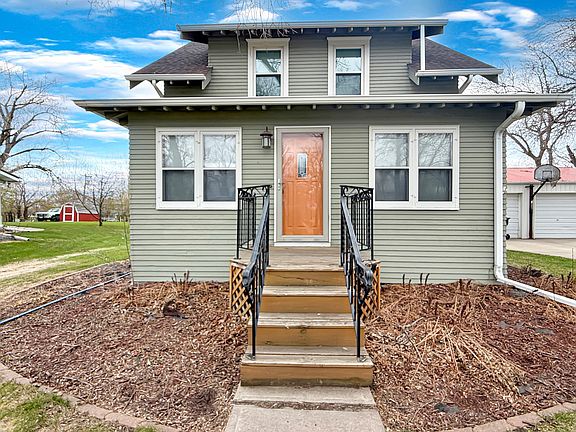 3rd image of 701 E Caledonia Ave