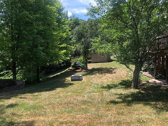 3rd image of 1513 Hawthorne Ln