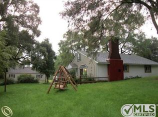 180 Woodruff Lake Rd, Highland, MI 48357