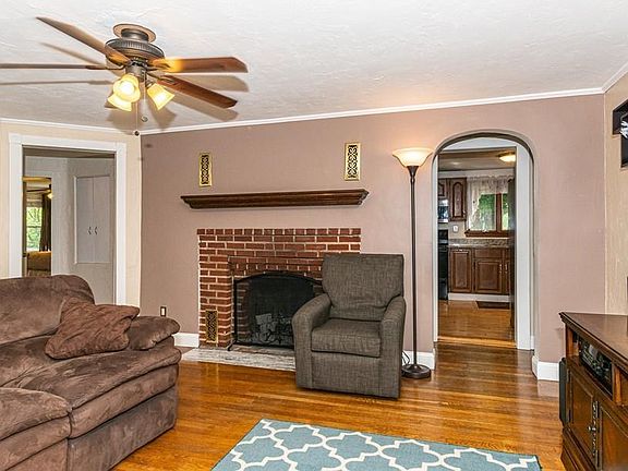 5th image of 81 Hillcrest Ave