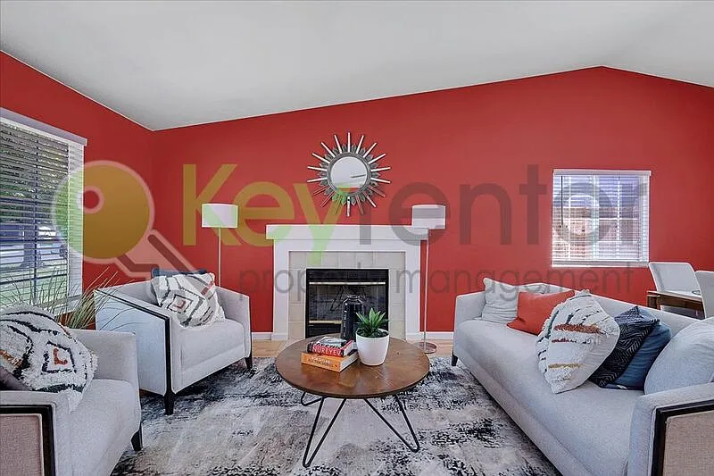 3 bed, 2.0 bath, 1440 sqft, $2,550 — Photo 3