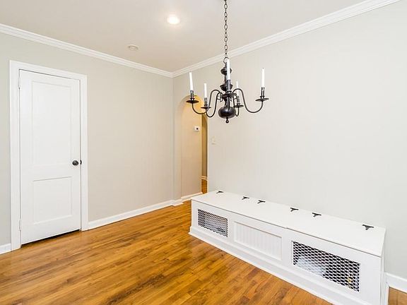 4th image of 1875 Clearwater Dr SE