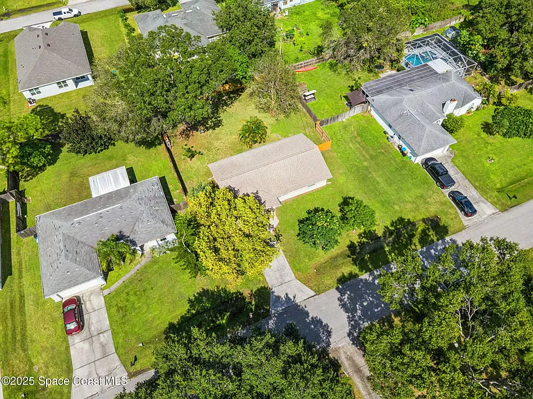 919 Quail St SE — Photo 26