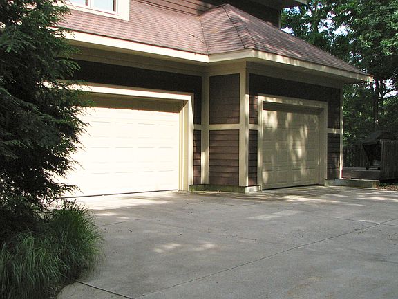 3rd image of 13970 Thompson Dr NE