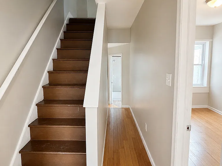 2033 W Oxford St — Photo 16