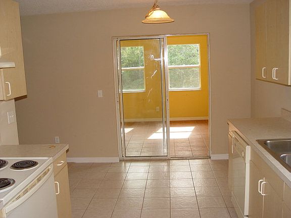 5th image of 42 Presidential Ln