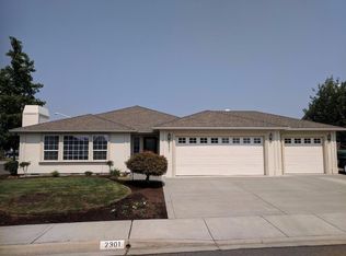 2301 Savannah Dr, Central Pt, OR 97502