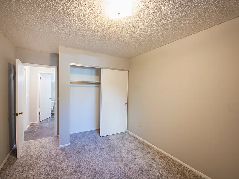 2562 Thorndyke Ave W #304 — Photo 10