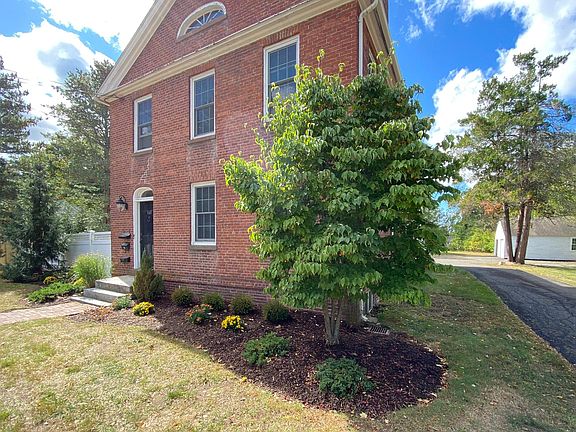 2nd image of 1665 Main St #A