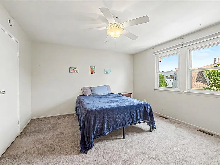 423 Berkshire Dr — Photo 18