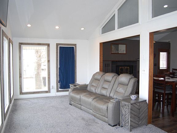 3rd image of 29 El Charman Lake Pl