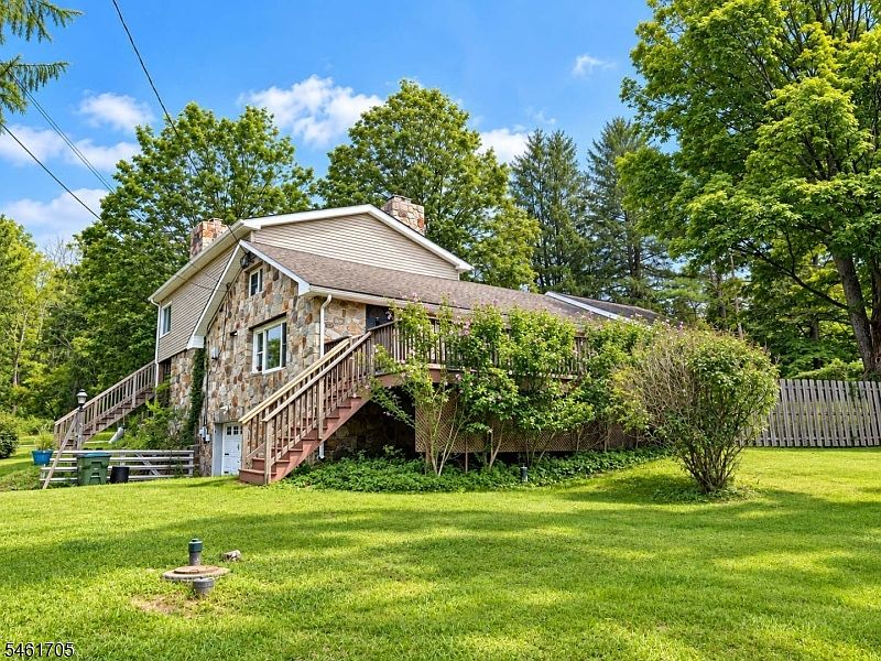 1st image of 22 Mohican Rd