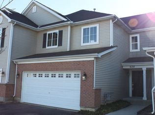 624 Grand Canyon Cir, Crystal Lake, IL 60014