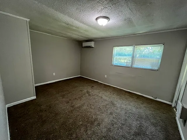 2844 Shamrock Ln — Photo 11