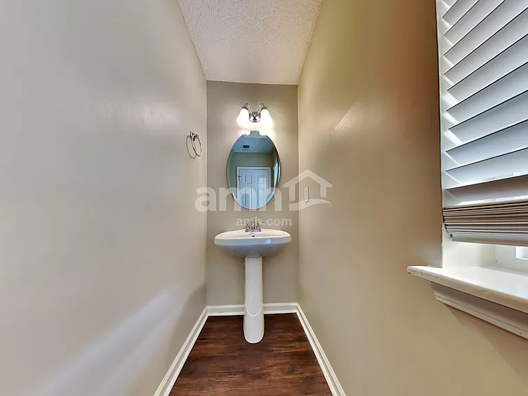 104 Reading Ct — Photo 8