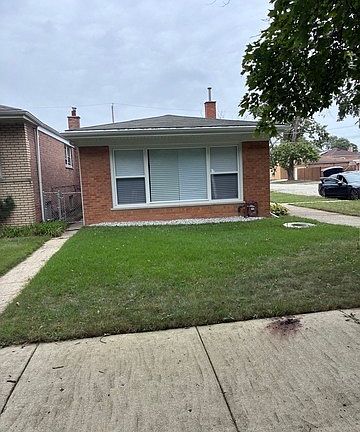 2nd image of 336 E 91st St