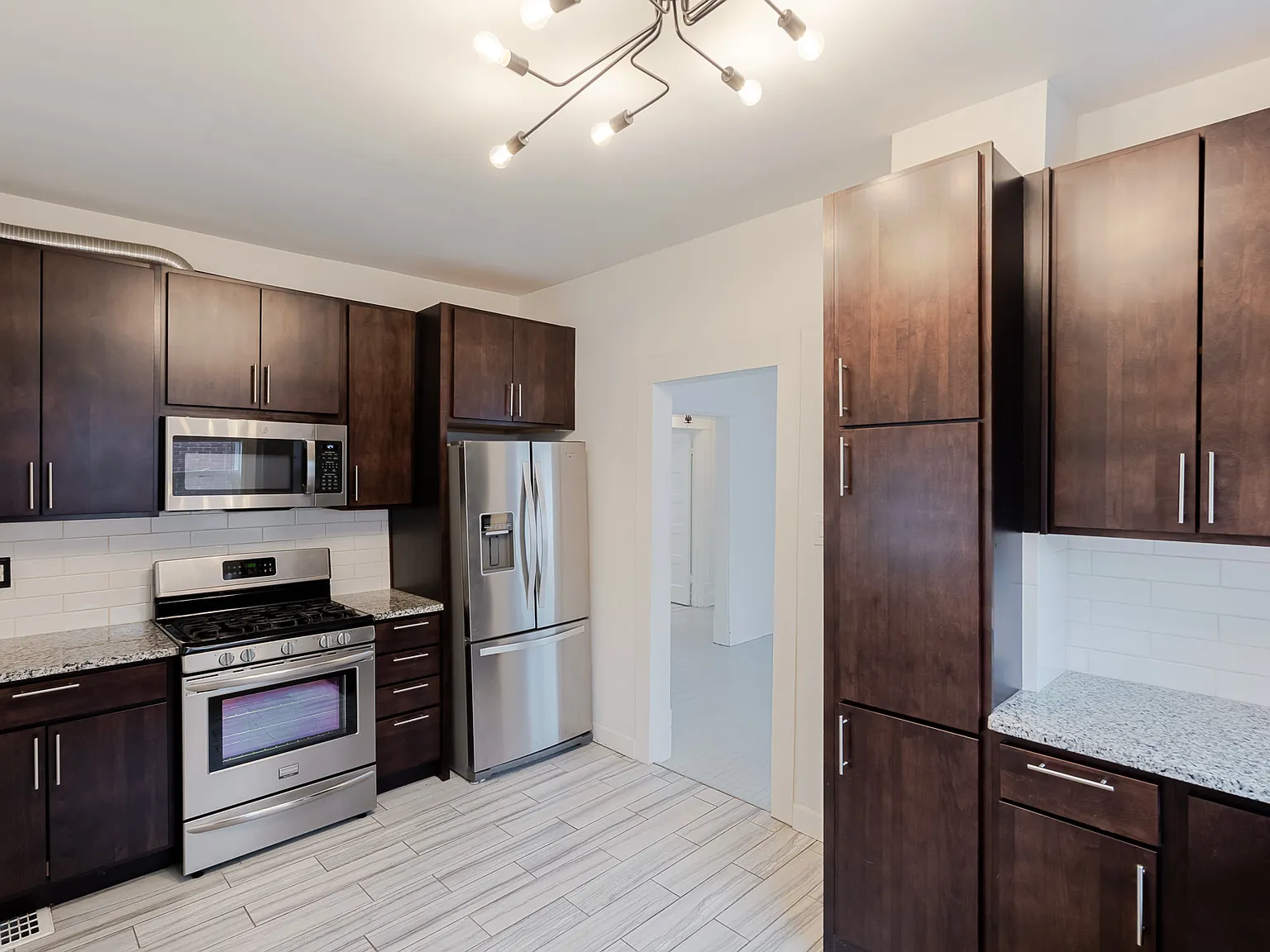 2 bed, 1388 sqft, $2,250 — Photo 3