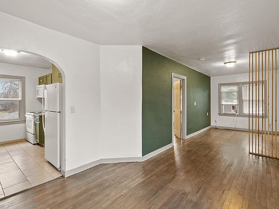 Dining area/ Living room