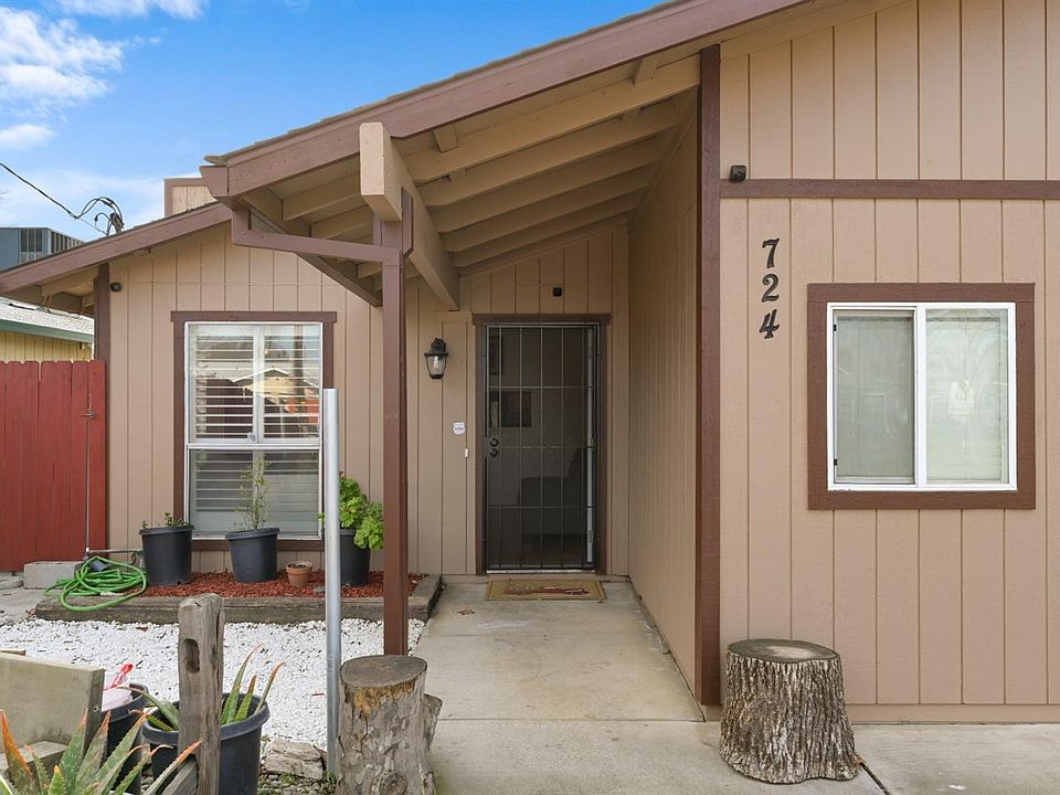 1st image of 724 Santa Ana Ave