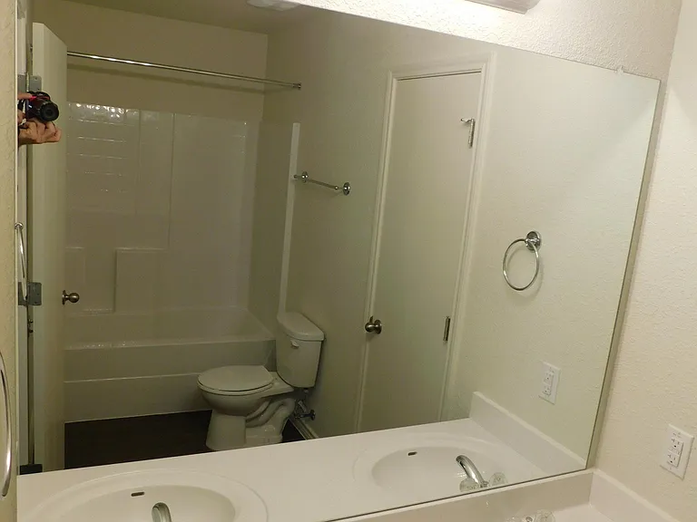 1519 Justin Loop #A — Photo 15
