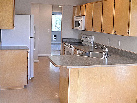 3rd image of 20026 Vikings Crst NE APT 1-301