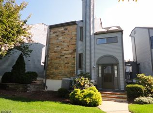 21 Delbarton Ct, Hackettstown, NJ