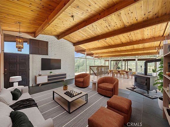 3rd image of 39435 De Luz Rd