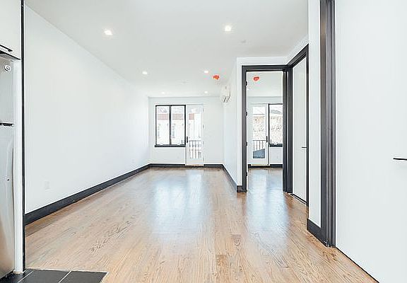 4th image of 277 Evergreen Ave #4F