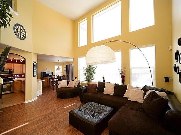 4th image of 11960 Glencoe Dr