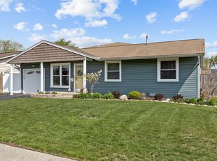 1076 Cernan Ct, Elk Grove Village, IL 60007