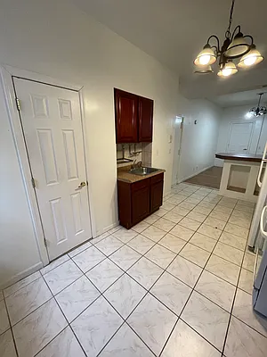 Rented by City Express Realty & Management Corp | media 7