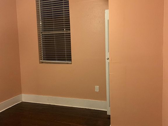 4th image of 1431 Baronne St Unit B