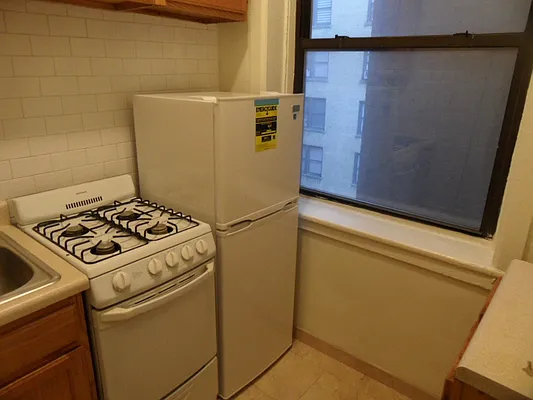 Rented by City Connections Realty | media 10