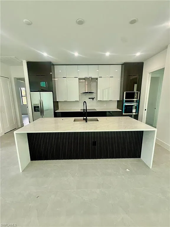 4 bed, 3.0 bath, 2837 sqft, $5,000 — Photo 4