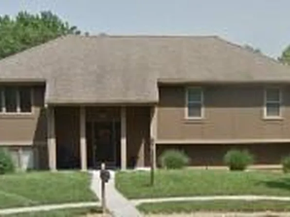 4229 Oakland Cir, Saint Joseph, MO 64506