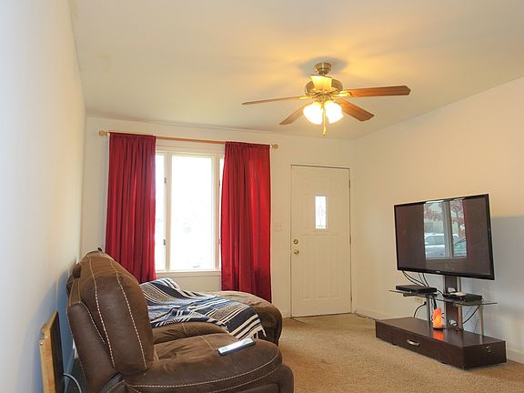 5th image of 1692 S Green Meadows Blvd