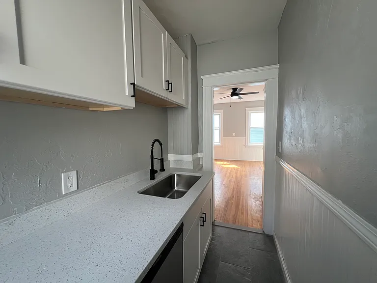 9 1/2 Bourne St #2 — Photo 5