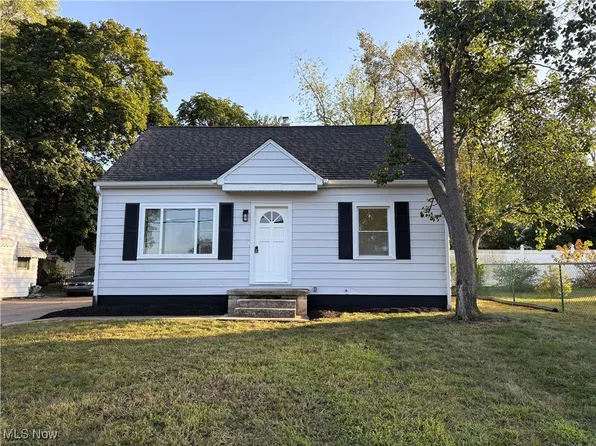 1530 Indianola Ave, Akron, OH 44305