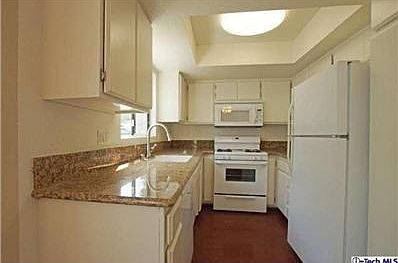 4th image of 628 N Wilson Ave APT 1