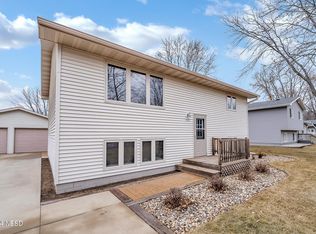 113 17th St NE, Watertown, SD 57201