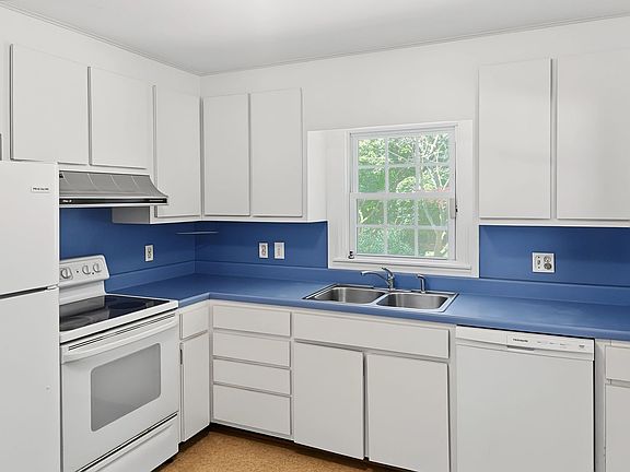 4th image of 6909 Justice Dr
