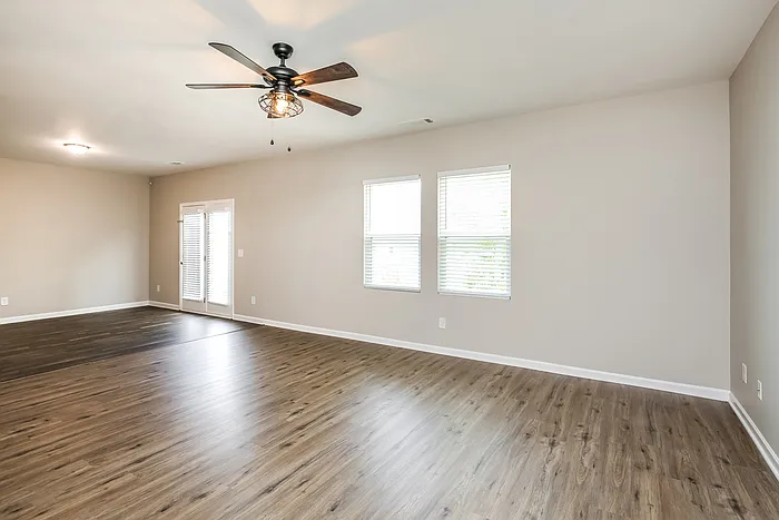 307 Alexander Ln — Photo 4