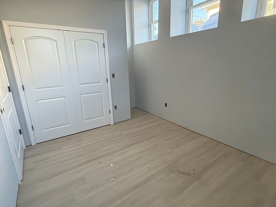2nd image of 116 High St #10
