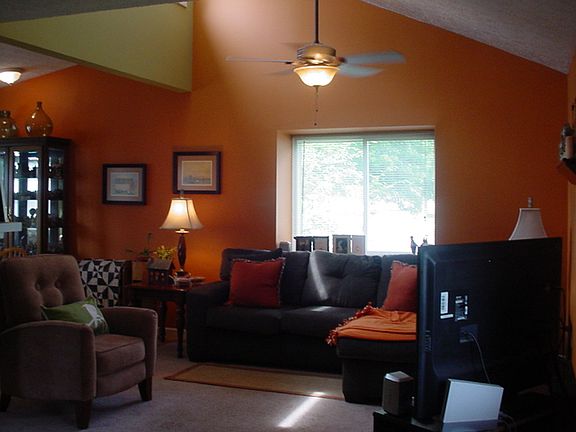 5th image of 402 Florence Ave