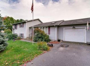 986 Allen St, Springfield, MA 01118