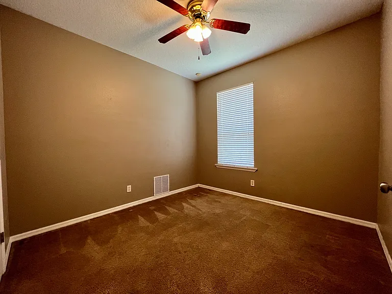 365 James Cir — Photo 13