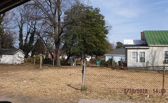 4th image of 2319 Wright Ave