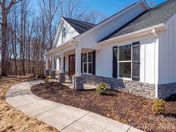 2nd image of 5124 Pond Bluff Dr