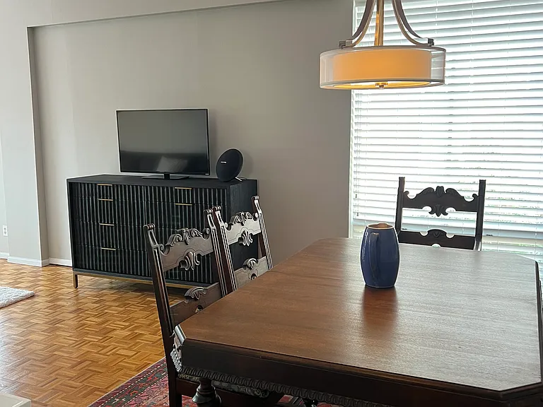 Dining area - open floor plan with living room