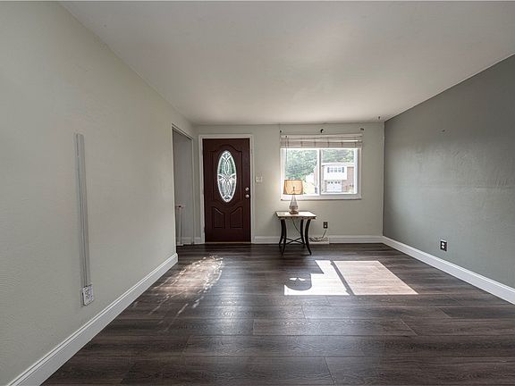 3rd image of 701 Millers Ln